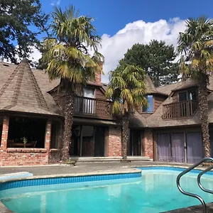 Jason House - Immaculate In A Quiet Seaside Neighbourhood Near Uvic Guest house